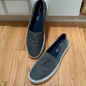 Grey Toms